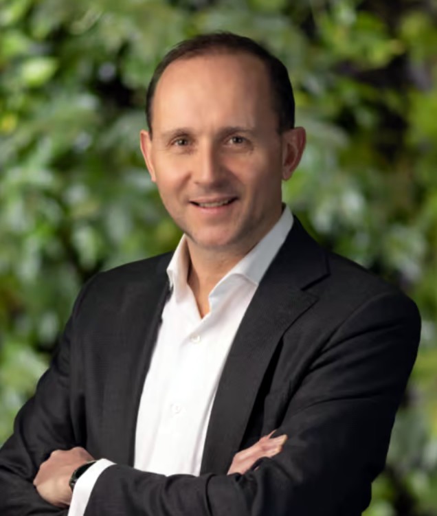 Presenter portrait